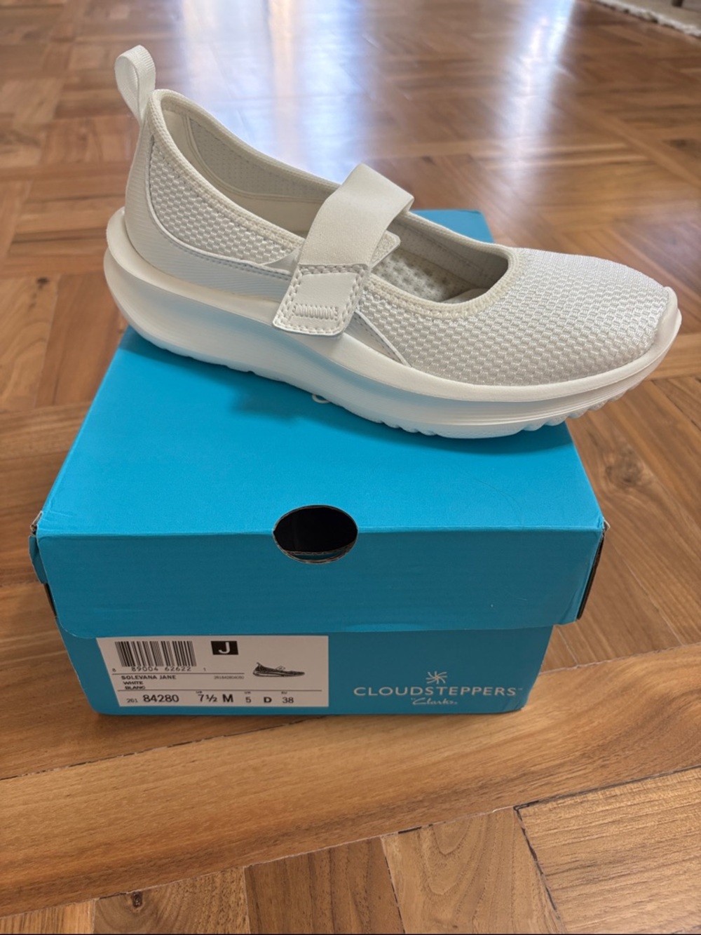 Women's 7.5 NIB CLARK's cloudsteppers White Mary Jane Slip-On Shoe